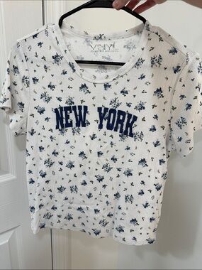 Vinyl Threads White 'New York' Floral Short Sleeve Tee